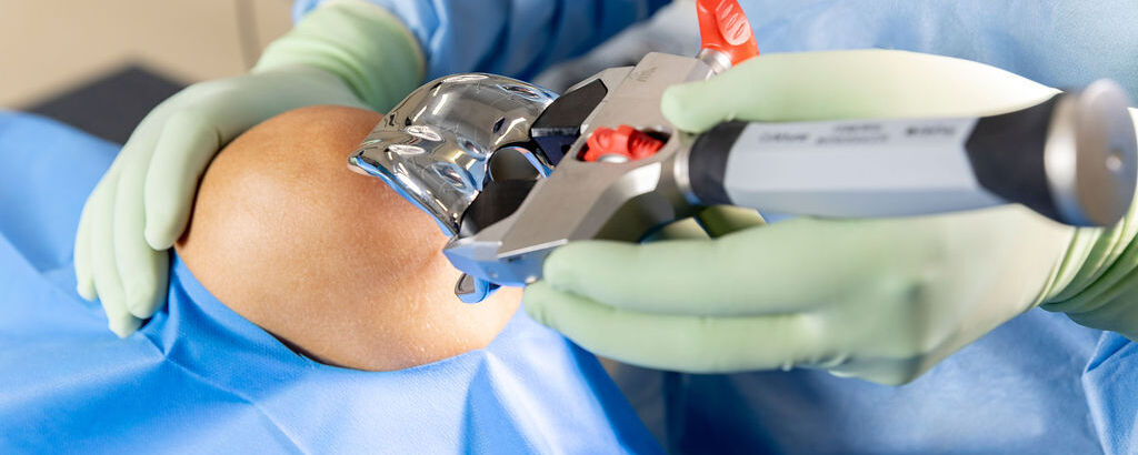 Dan George Performing a total knee replacement